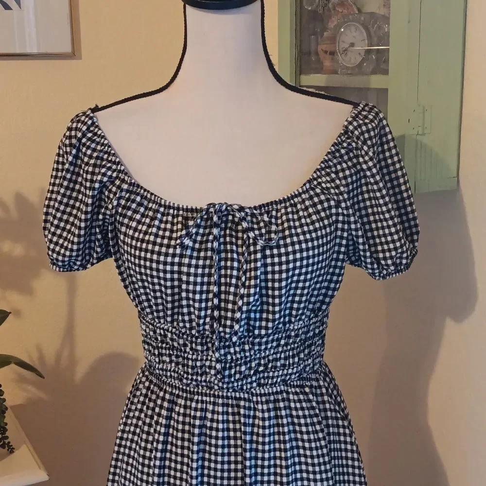 Monteau Los Angeles Checked Dress. Cottagecore. Peasant. Gingham - Picture 3 of 12
